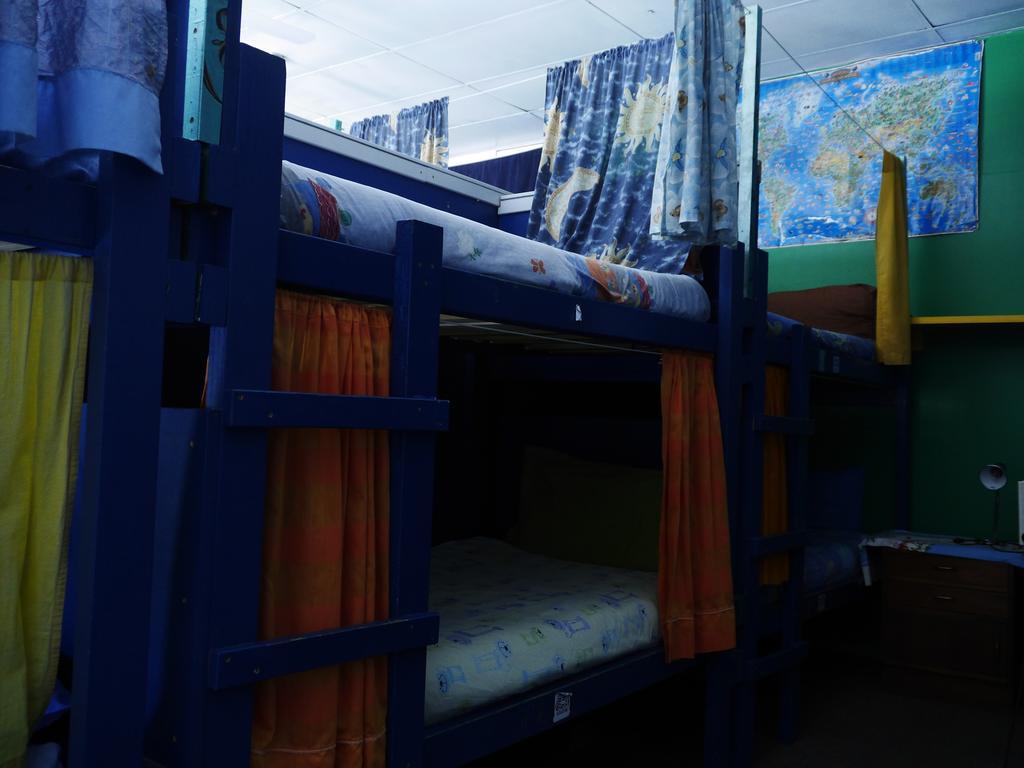 Atlantis Backpackers Hostel พิคตัน ภายนอก รูปภาพ